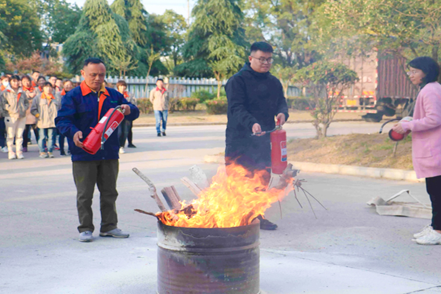 Ang kumpanya ay nagsasagawa ng Fire Drills